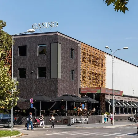 Rea Διαμέρισμα *